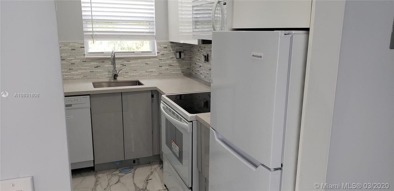 Доходный дом в Майами, США, 800 м² - фото 9