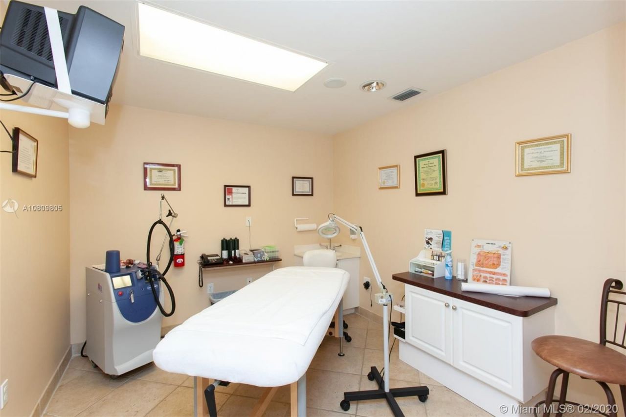 Офис в Майами, США, 400 м² - фото 5