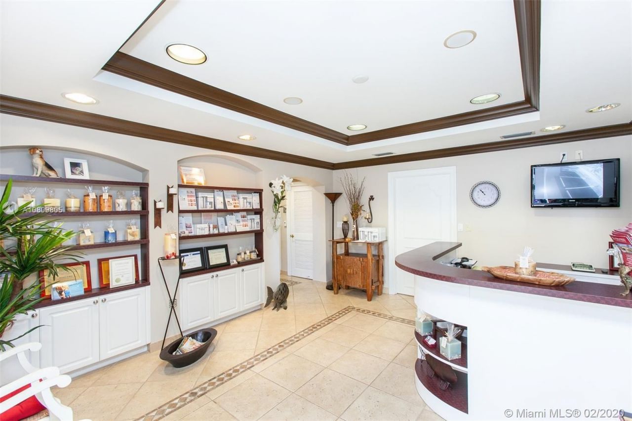 Офис в Майами, США, 400 м² - фото 2