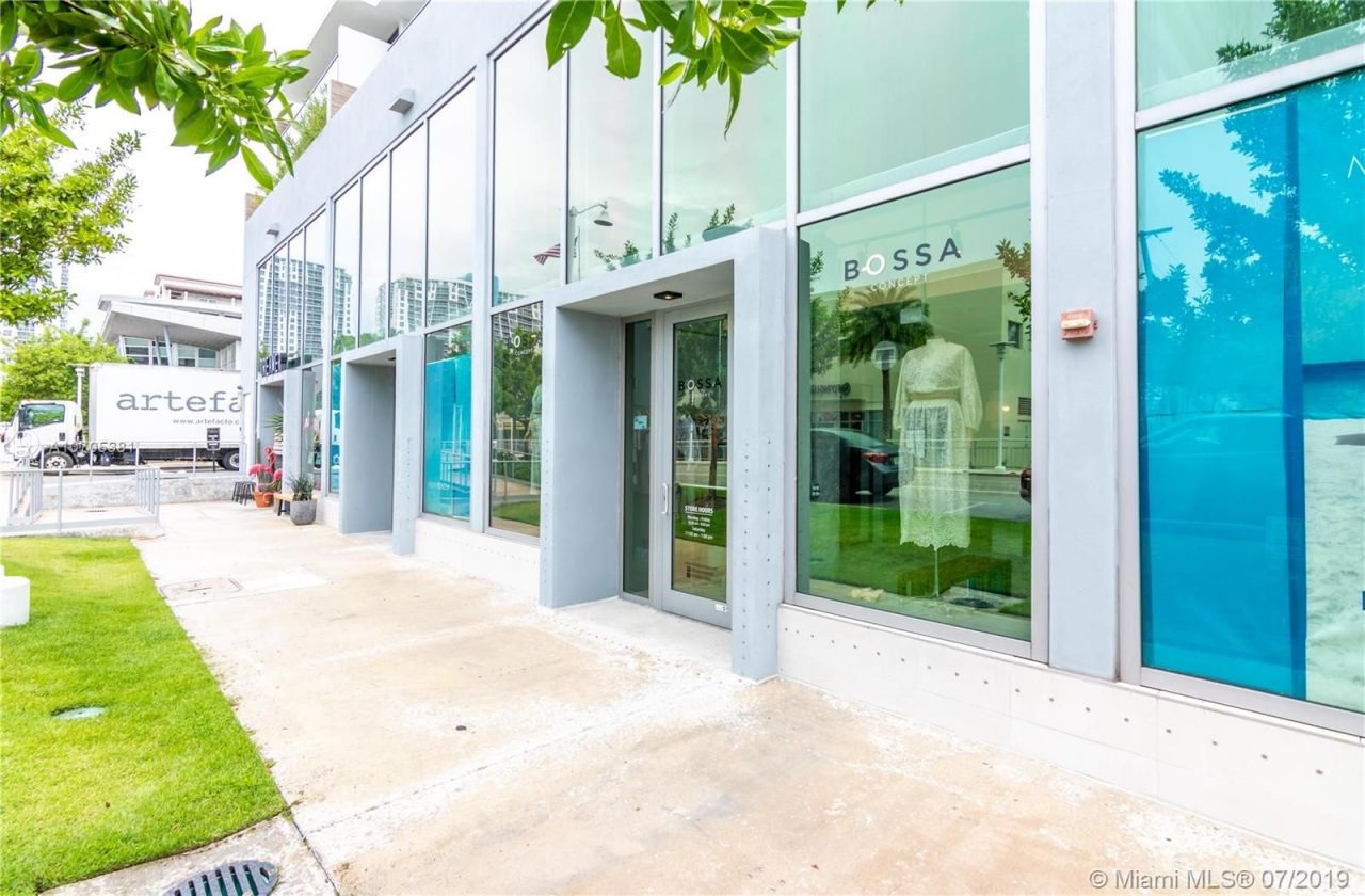 Магазин в Майами, США, 150 м² - фото 2