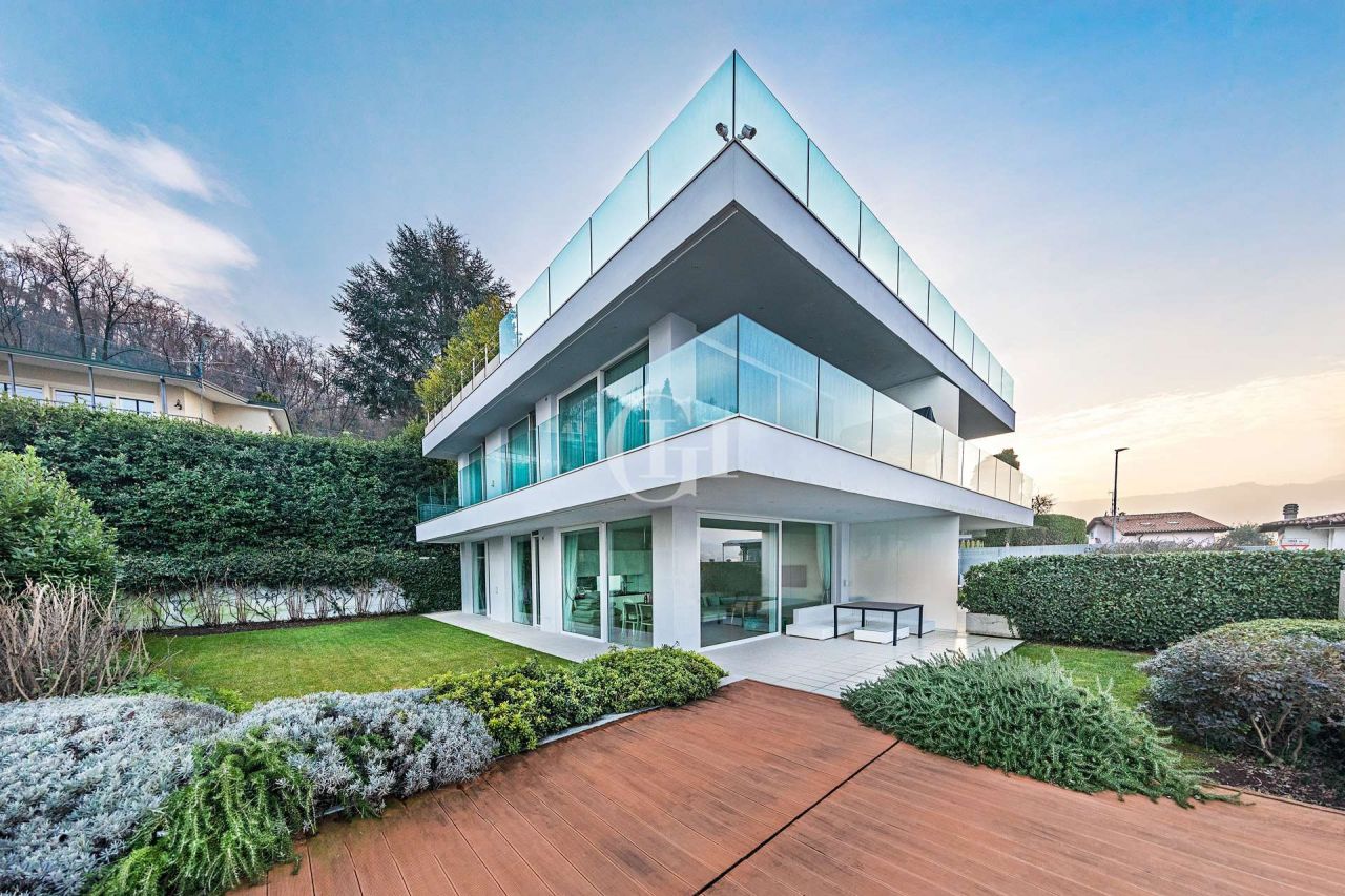 Апартаменты у озера Гарда, Италия, 130 м² - фото 2