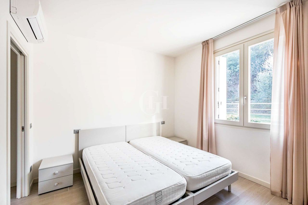 Апартаменты у озера Гарда, Италия, 110 м² - фото 8