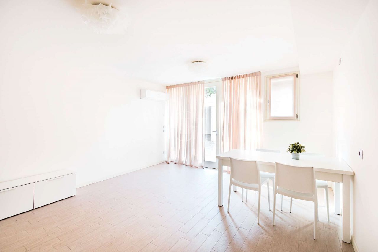 Апартаменты у озера Гарда, Италия, 110 м² - фото 12