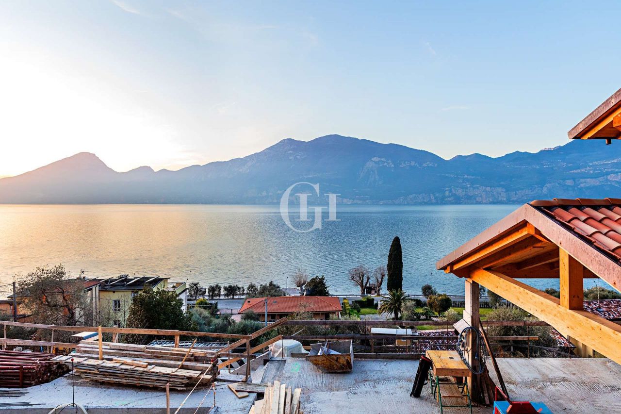 Вилла у озера Гарда, Италия, 700 м² - фото 7
