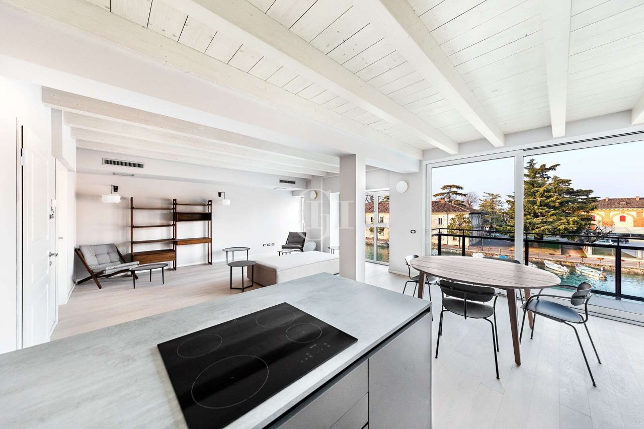 Апартаменты у озера Гарда, Италия, 130 м² - фото 4