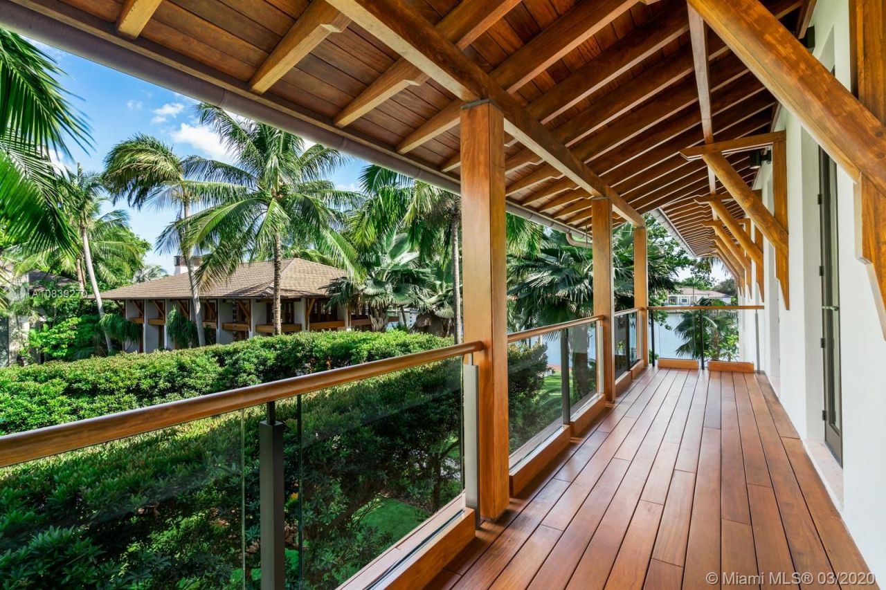 Поместье в Майами, США, 1 600 м² - фото 2