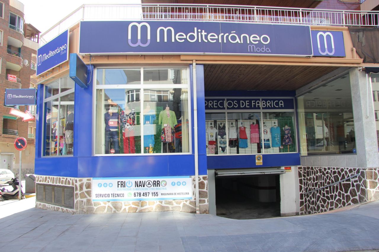 Магазин в Торревьехе, Испания, 90 м2 - фото 1