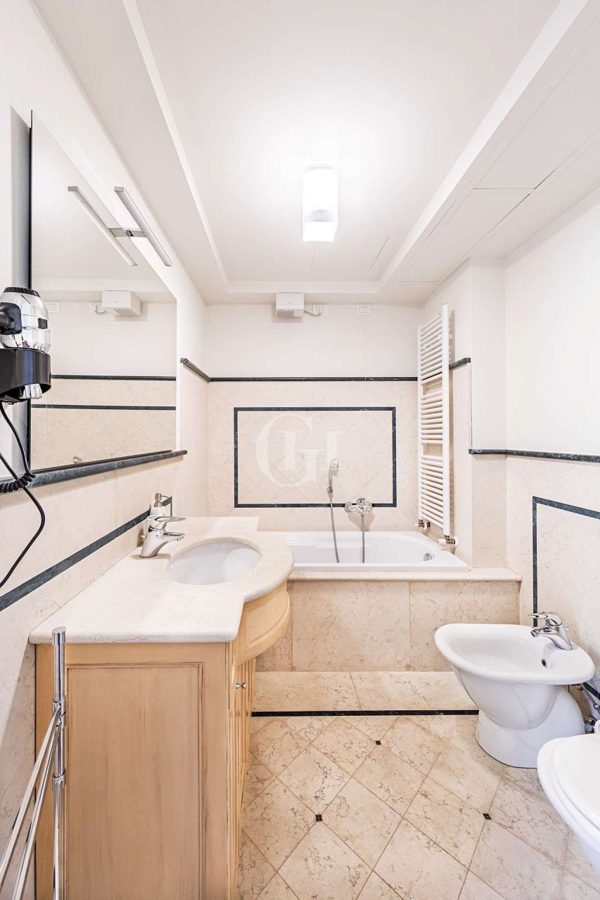 Апартаменты у озера Гарда, Италия, 114 м² - фото 13