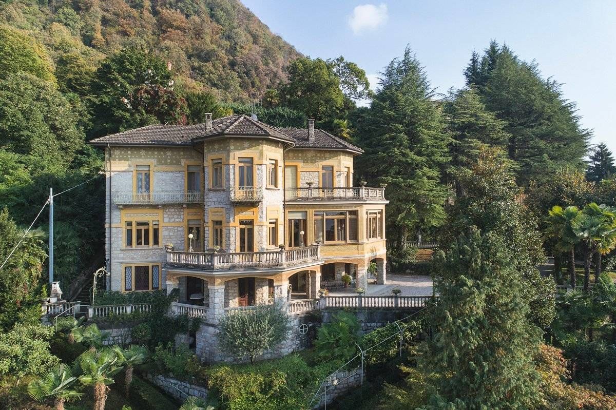 Дом у озера Маджоре, Италия, 550 м2 - фото 1