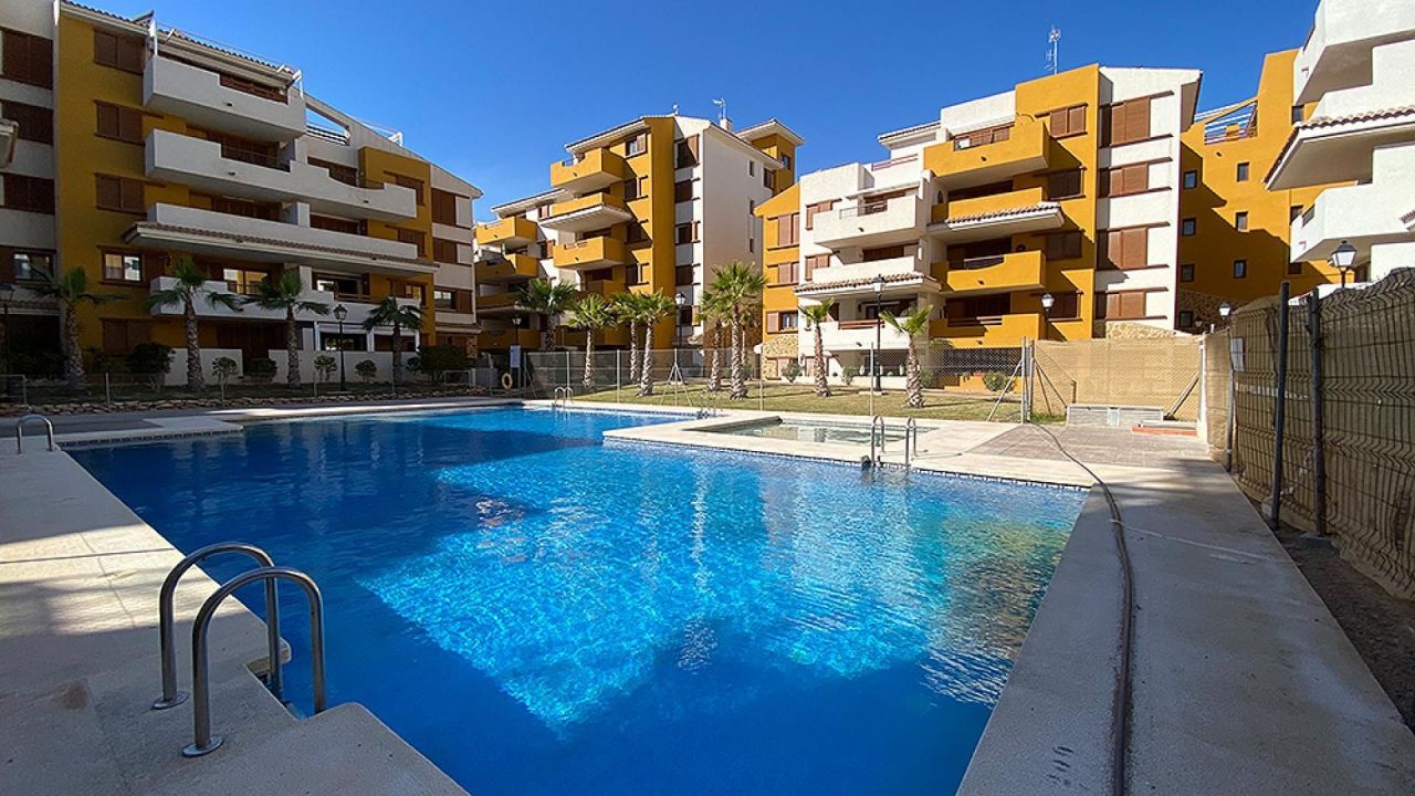 Апартаменты в Пунта Приме, Испания, 112 м2 - фото 1
