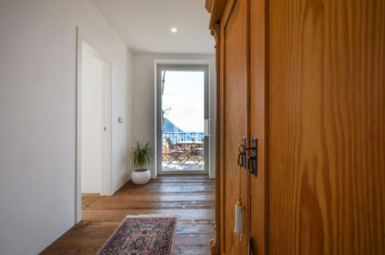 Апартаменты у озера Гарда, Италия, 115 м² - фото 2