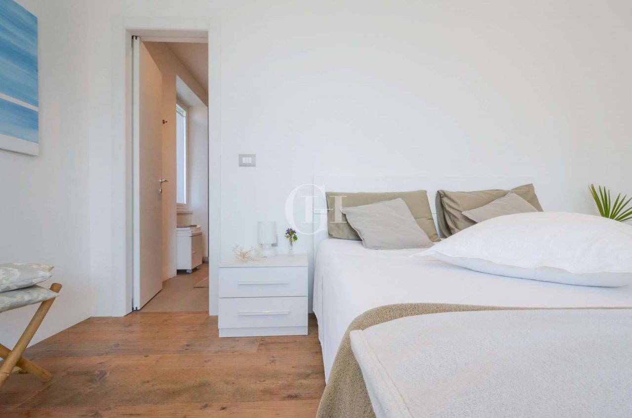 Апартаменты у озера Гарда, Италия, 115 м² - фото 8