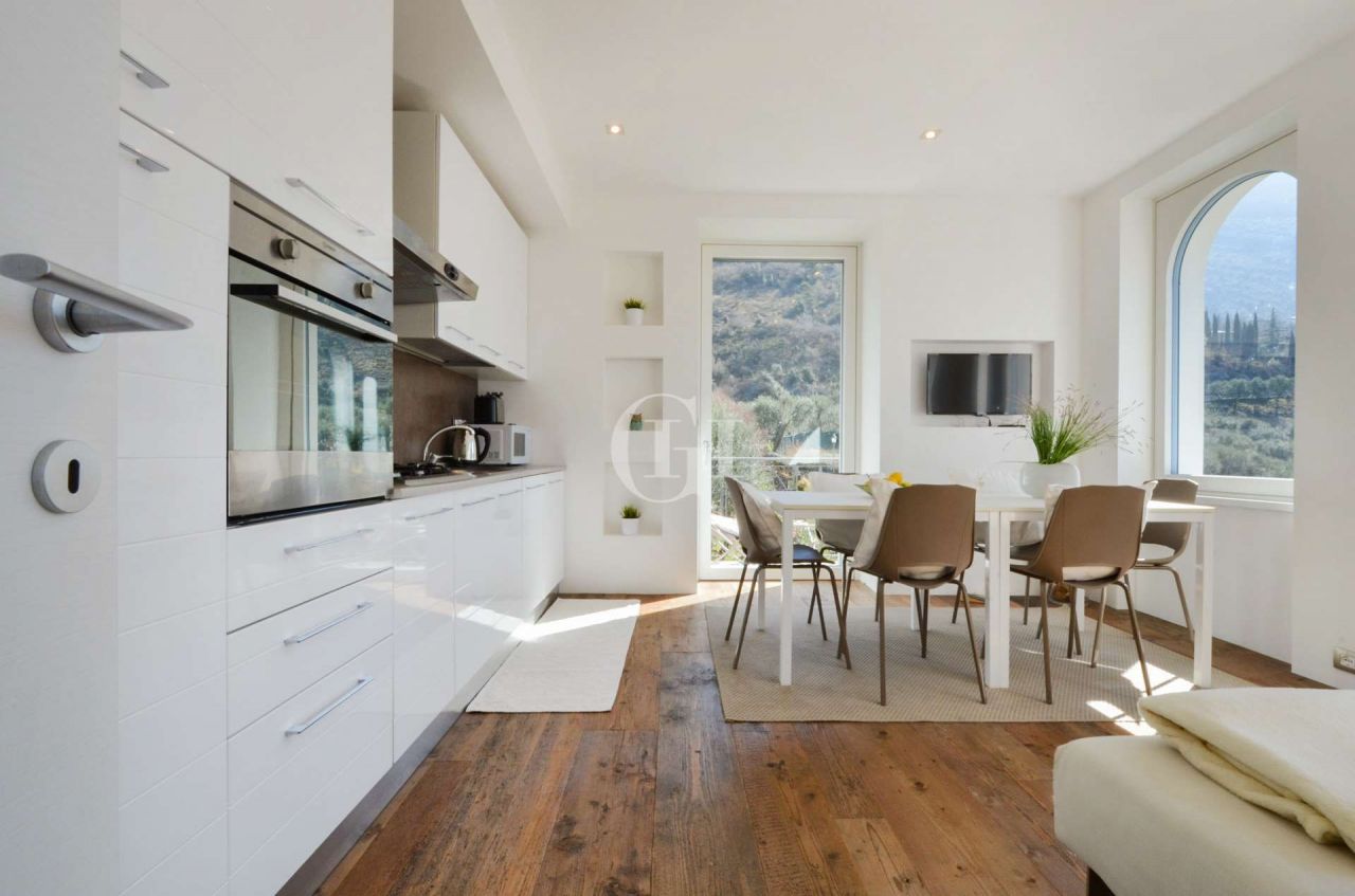 Апартаменты у озера Гарда, Италия, 115 м² - фото 14