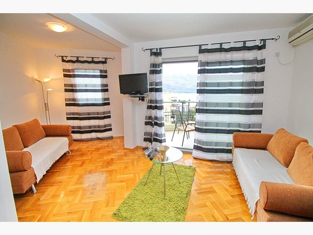 Квартира в Бечичи, Черногория, 46 м2 - фото 1