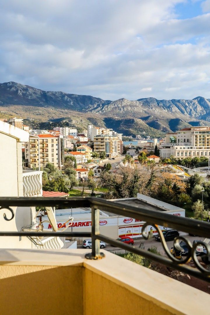 Квартира в Бечичи, Черногория, 220 м² - фото 2