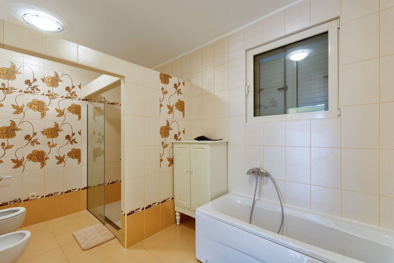 Вилла в Будве, Черногория, 1 000 м² - фото 3