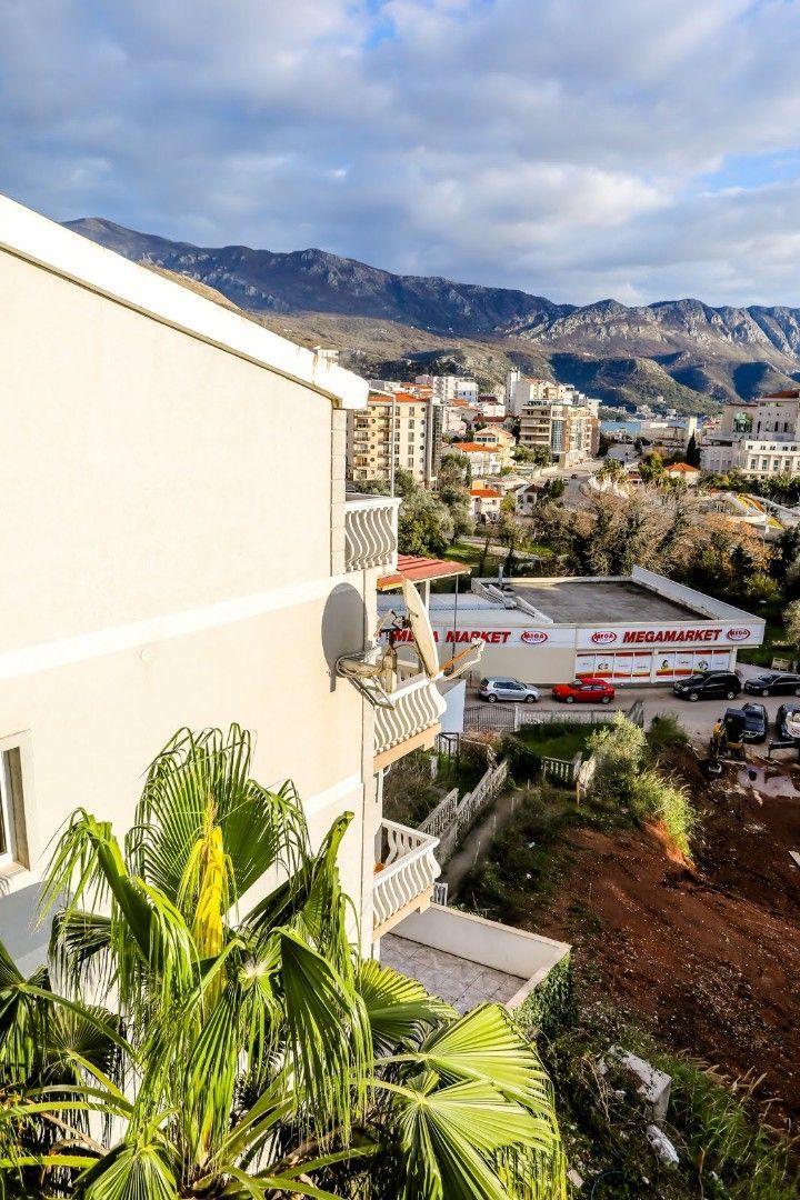 Квартира в Бечичи, Черногория, 220 м² - фото 4