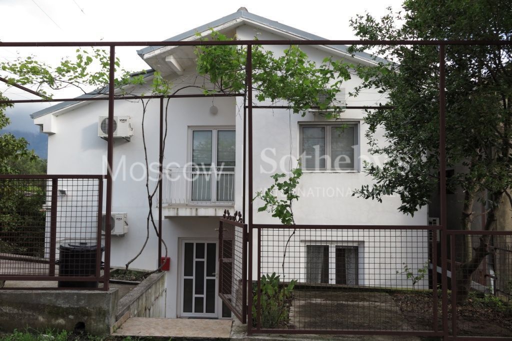 Дом в Тивате, Черногория, 270 м2 - фото 1
