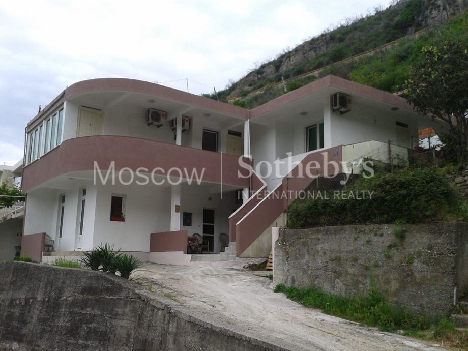 Дом в Будве, Черногория, 350 м2 - фото 1