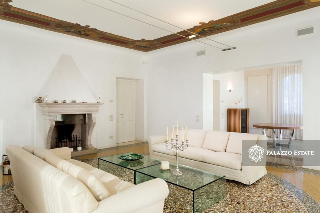 Вилла в Конельяно, Италия, 1 450 м² - фото 12