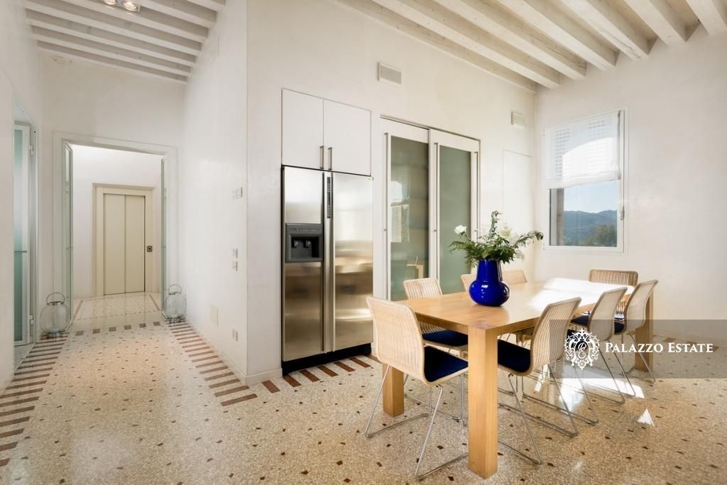 Вилла в Конельяно, Италия, 1 450 м² - фото 13