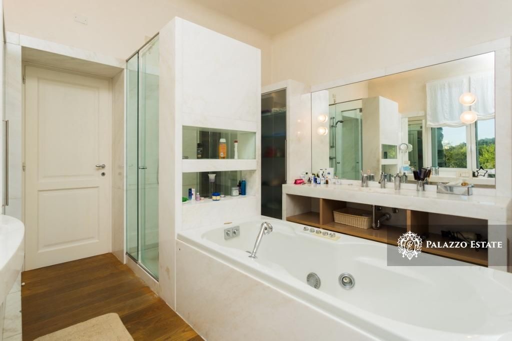 Вилла в Конельяно, Италия, 1 450 м² - фото 17