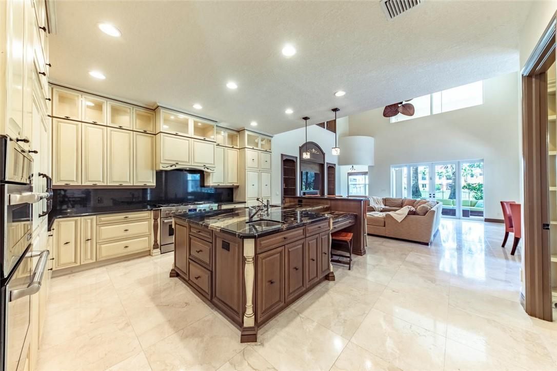 Особняк в Майами, США, 720 м² - фото 13