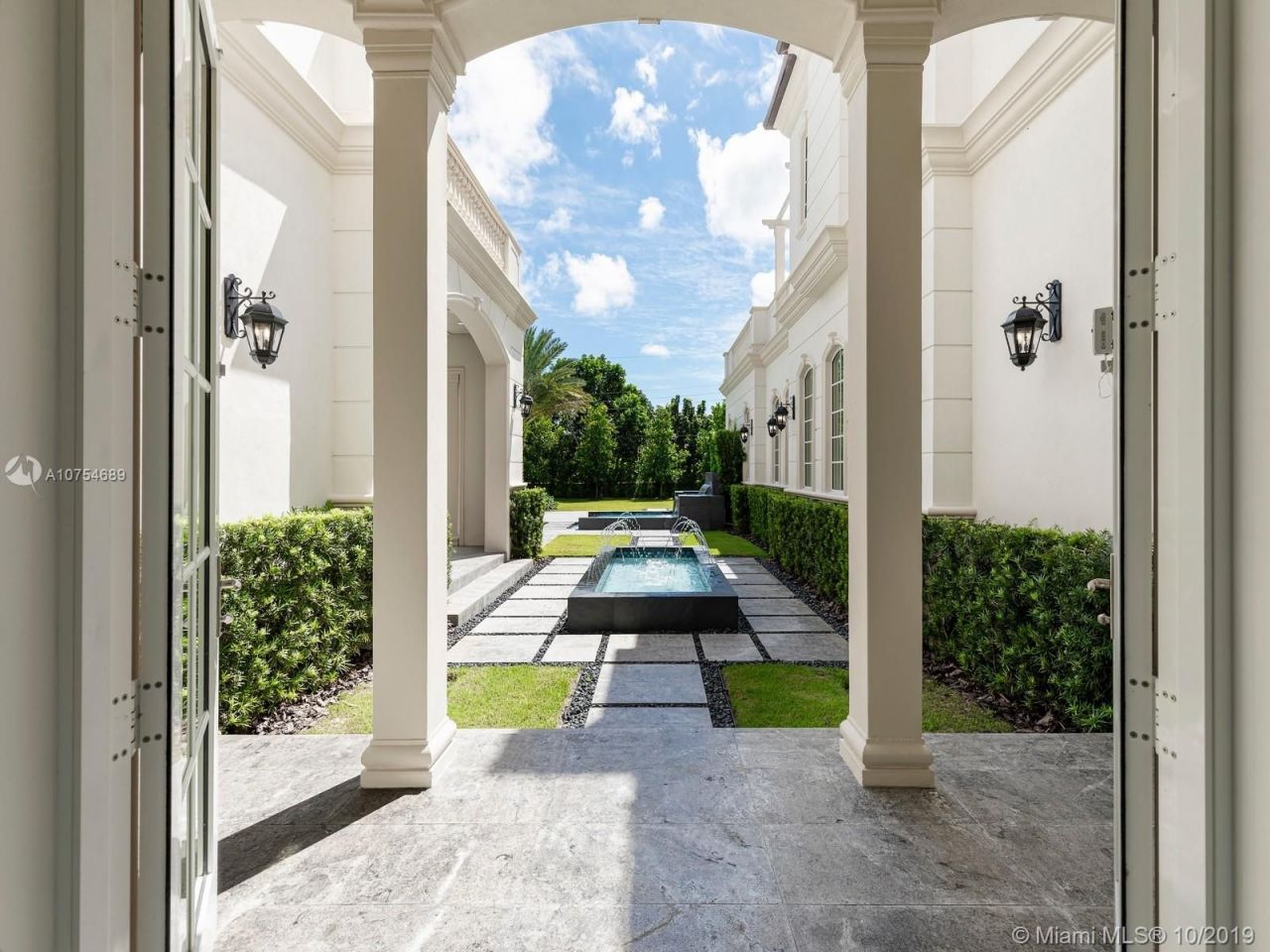 Поместье в Майами, США, 1 000 м² - фото 13