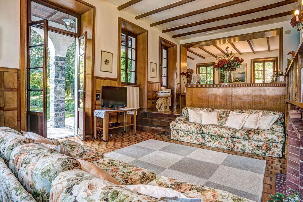 Вилла у озера Комо, Италия, 650 м² - фото 7