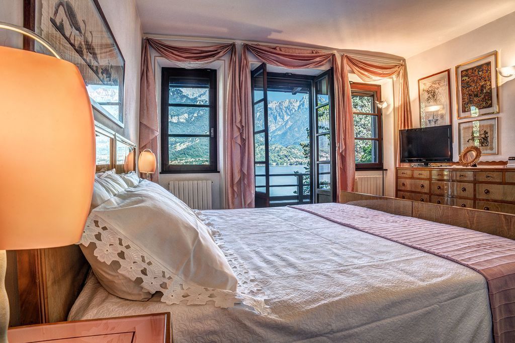 Вилла у озера Комо, Италия, 650 м² - фото 17