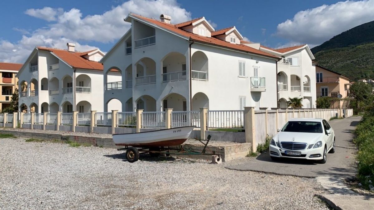 Отель, гостиница в Тивате, Черногория, 1 430 м2 - фото 1