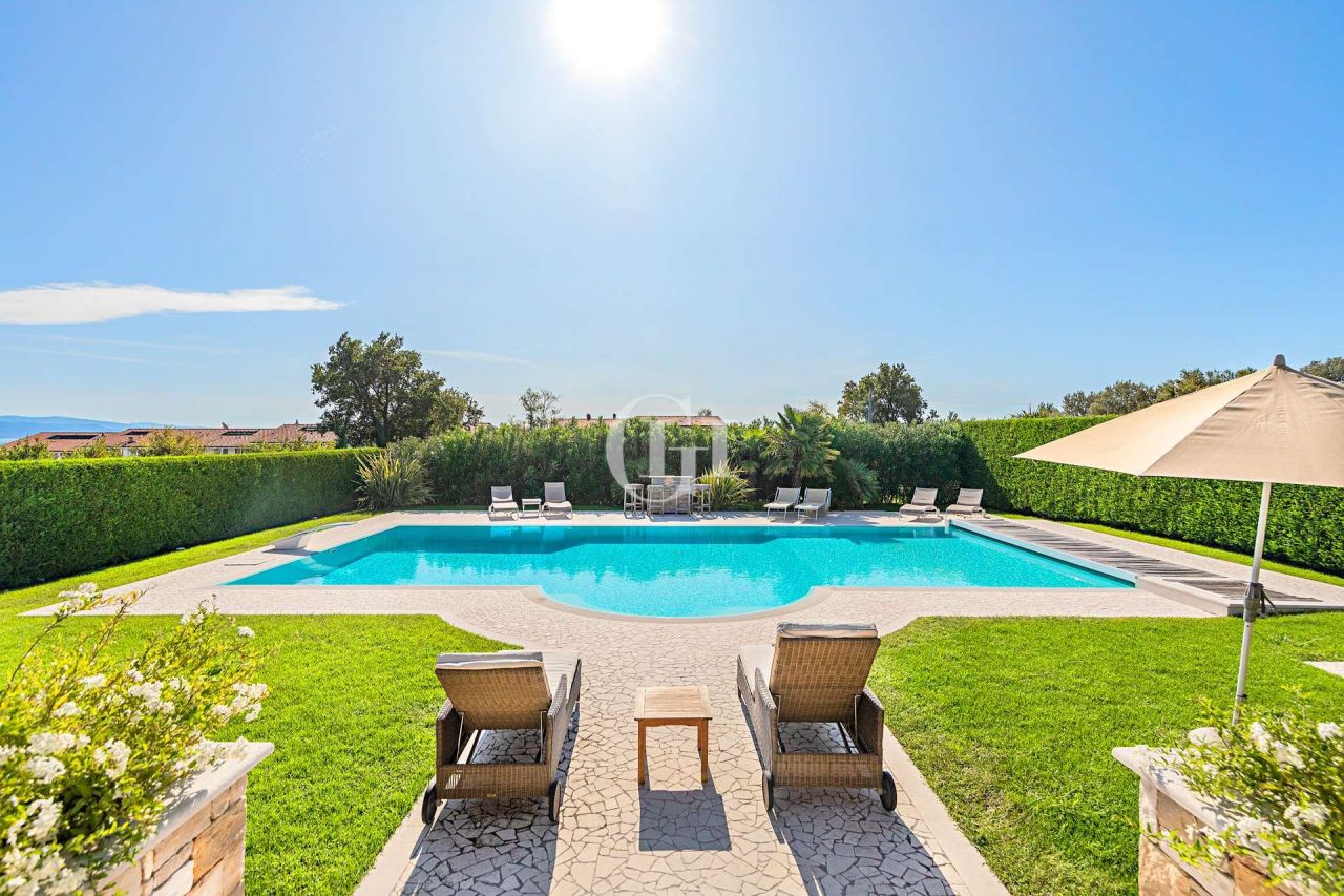 Вилла у озера Гарда, Италия, 190 м² - фото 2