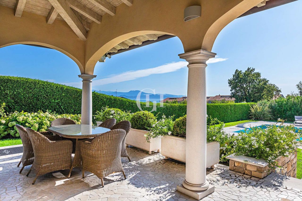 Вилла у озера Гарда, Италия, 190 м² - фото 8