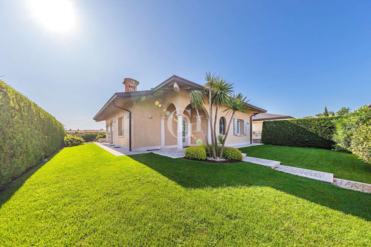 Вилла у озера Гарда, Италия, 190 м² - фото 18