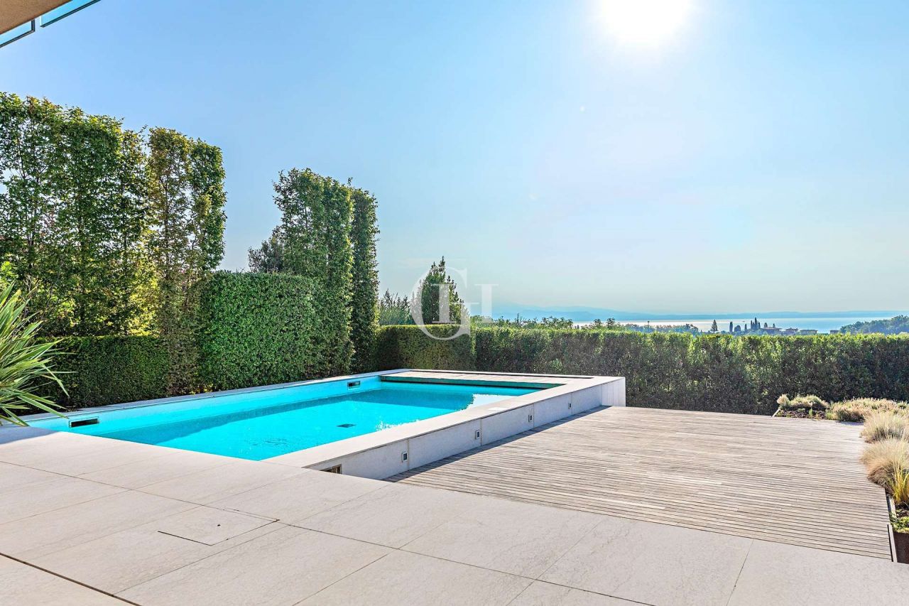 Дом у озера Гарда, Италия, 410 м² - фото 3