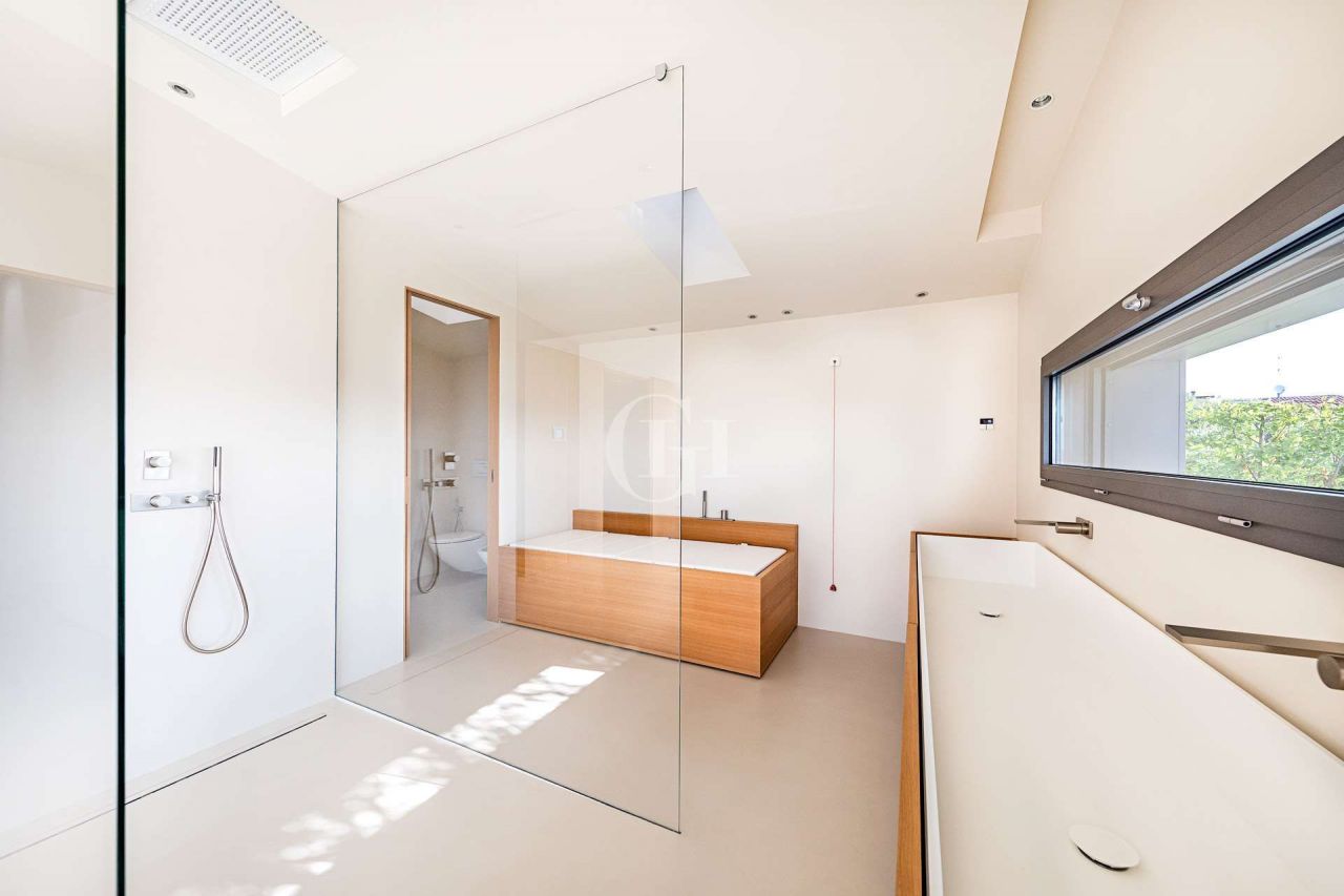 Дом у озера Гарда, Италия, 410 м² - фото 14