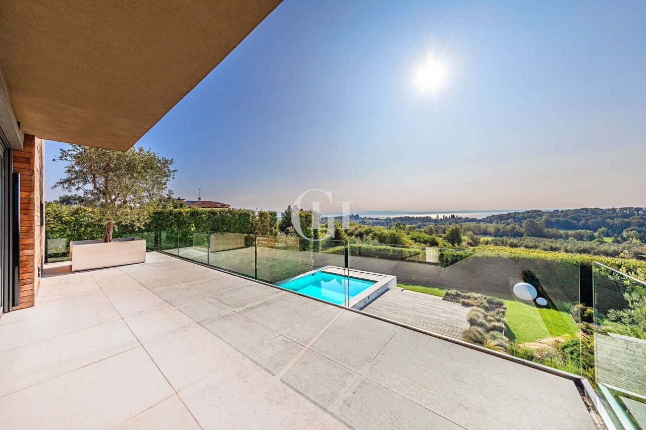 Дом у озера Гарда, Италия, 410 м² - фото 16