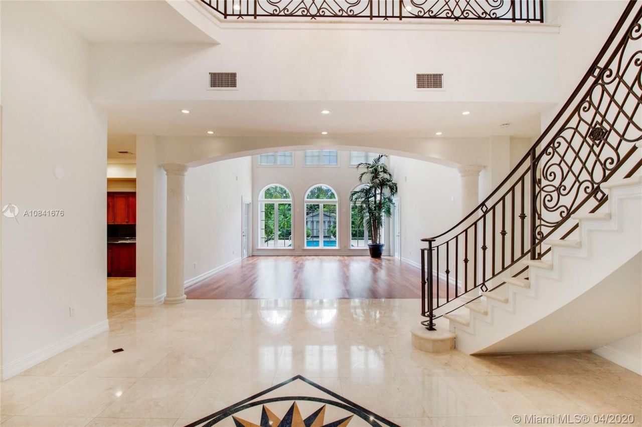 Поместье в Майами, США, 530 м² - фото 2