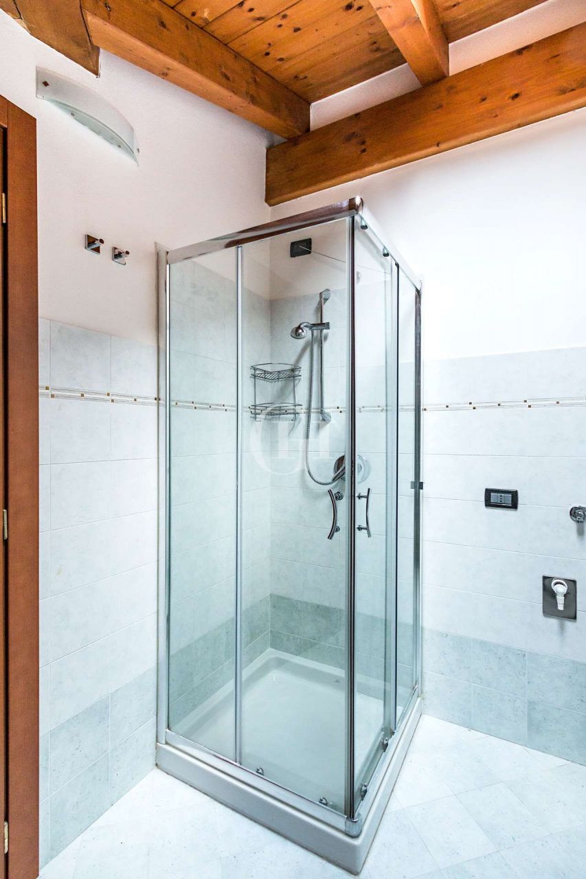 Апартаменты у озера Гарда, Италия, 81.5 м² - фото 10