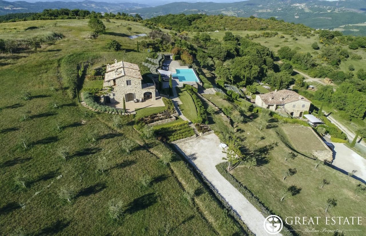 Дом в Лишано-Никконе, Италия, 734 м2 - фото 1