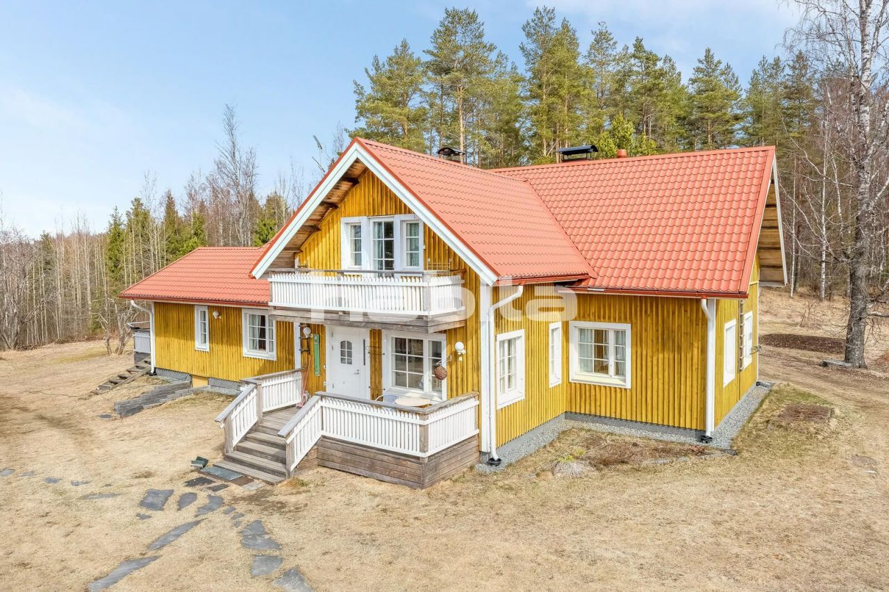 Дом в Йоэнсуу, Финляндия, 223 м2 - фото 1