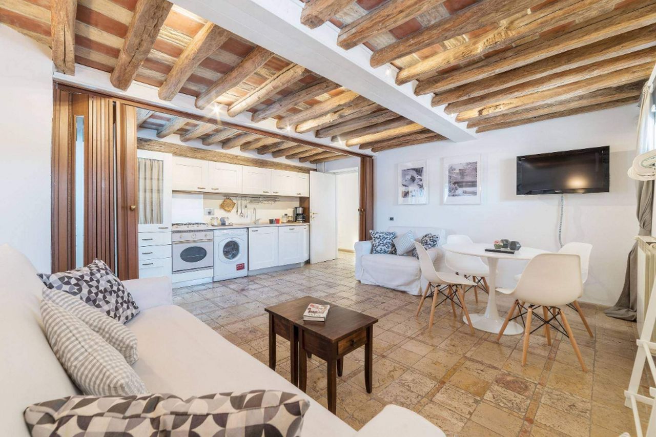 Апартаменты в Риме, Италия, 70 м² - фото 1