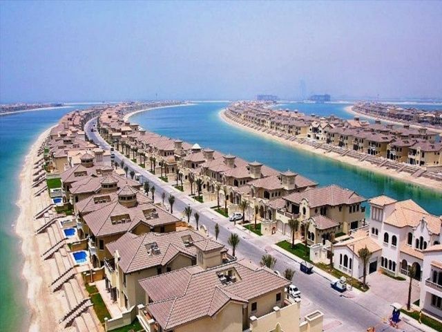 Вилла в Дубае, ОАЭ, 465 м2 - фото 1
