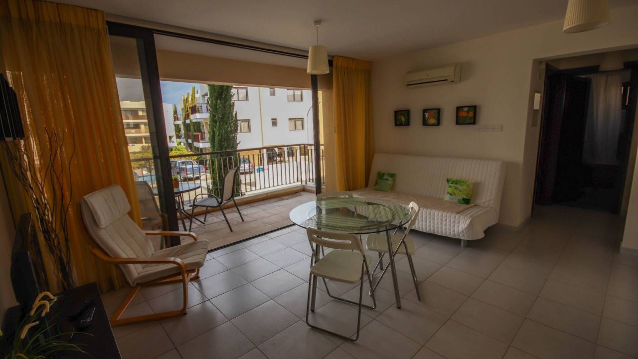 Апартаменты в Ларнаке, Кипр, 49 м2 - фото 1