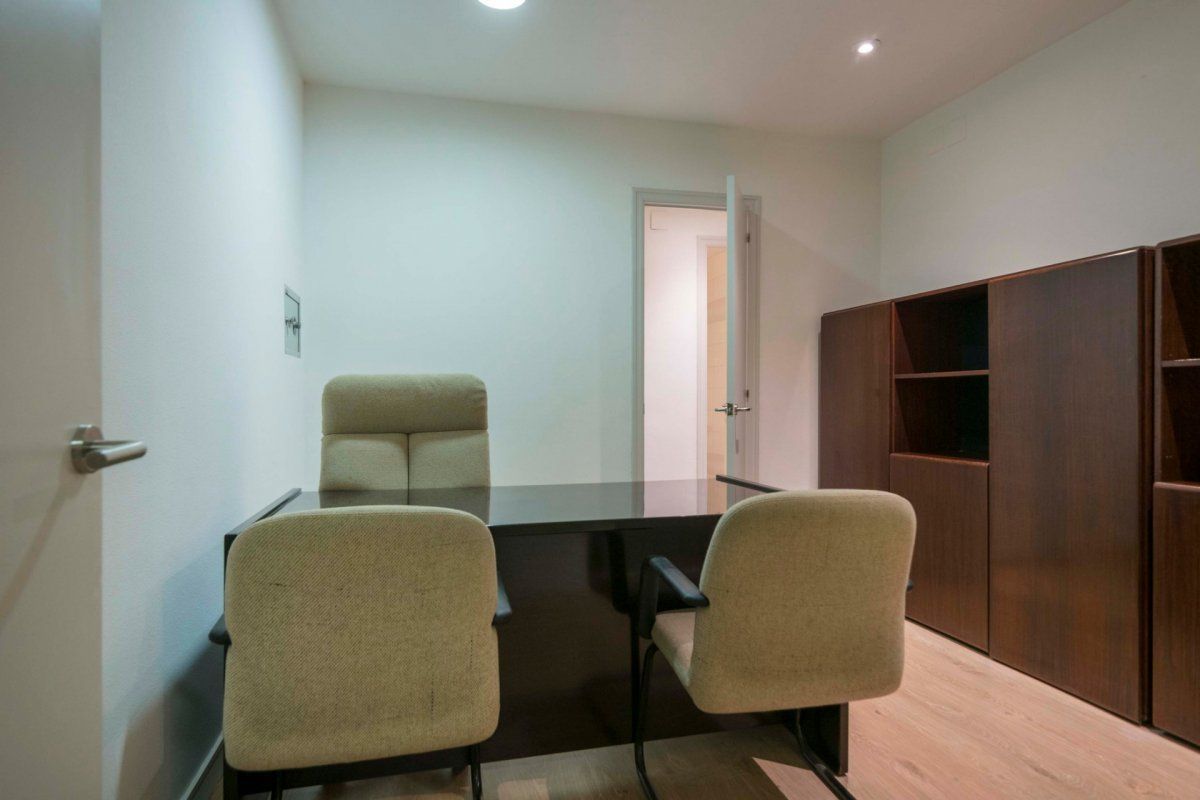 Коммерческая недвижимость в Барселоне, Испания, 120 м² - фото 18