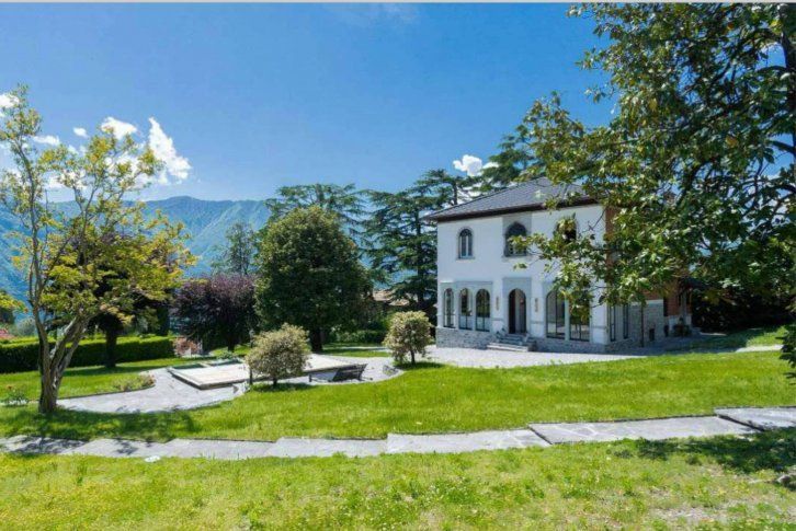 Вилла у озера Комо, Италия, 350 м² - фото 15