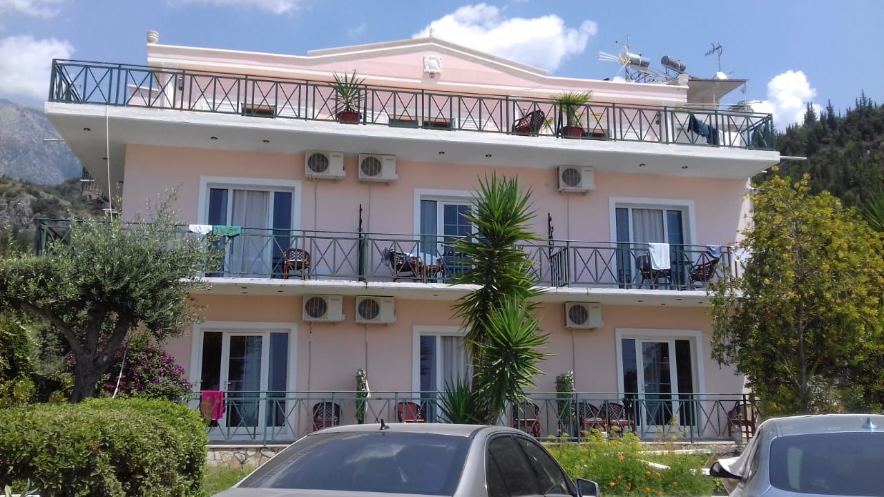 Отель, гостиница в Дерми, Албания, 1 260 м2 - фото 1