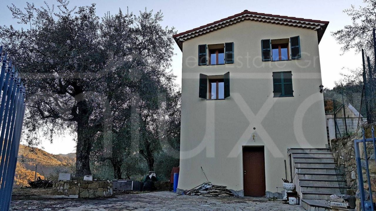 Дом в Дольчеаккуа, Италия, 85 м2 - фото 1