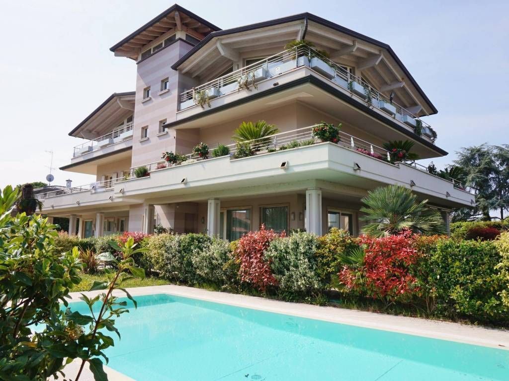 Апартаменты у озера Гарда, Италия, 98 м2 - фото 1