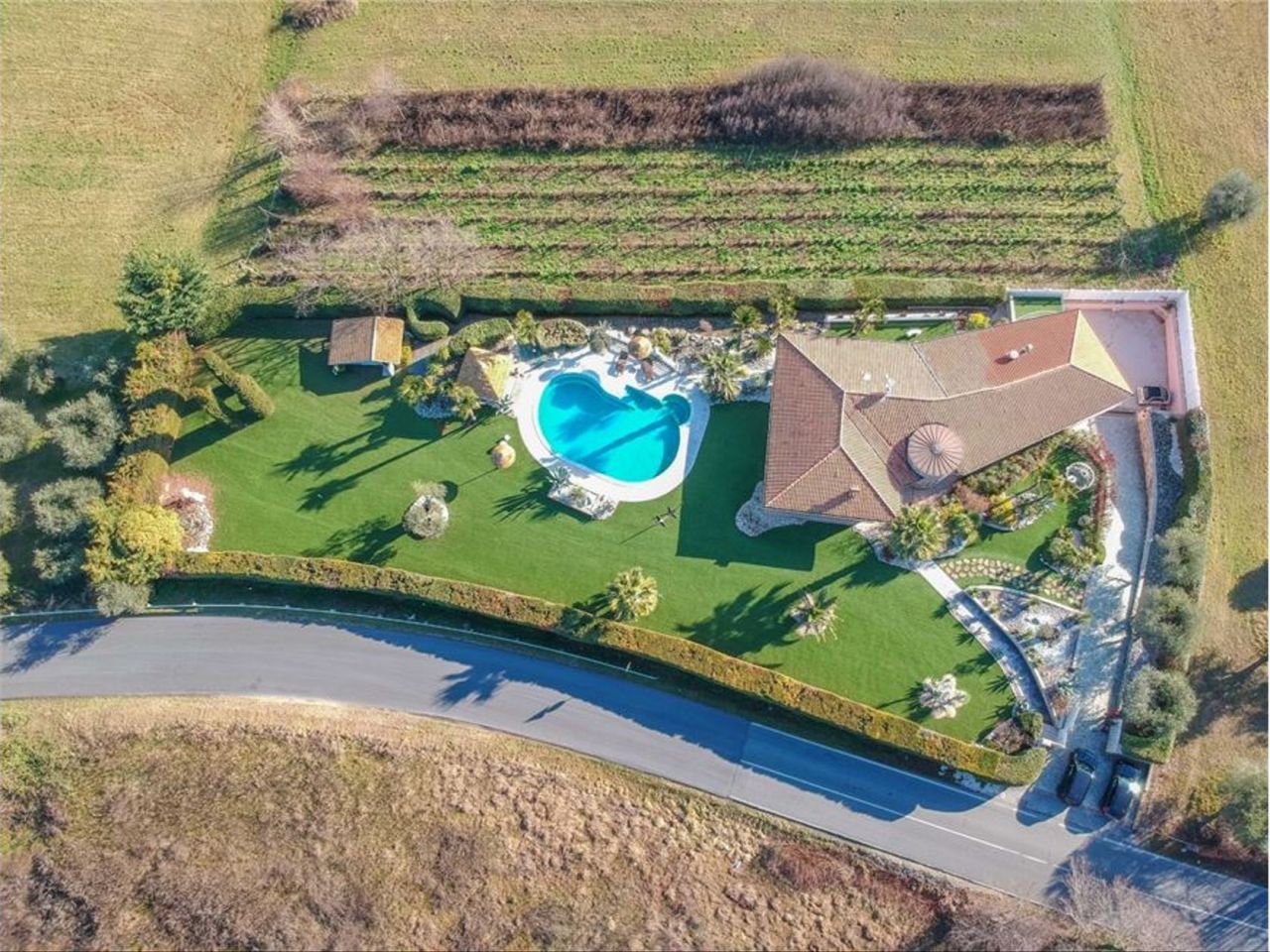 Вилла у озера Гарда, Италия, 300 м² - фото 3